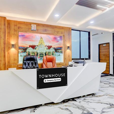 Super Townhouse Ambaji Formerly Hotel Kardhar Inn Екстериор снимка