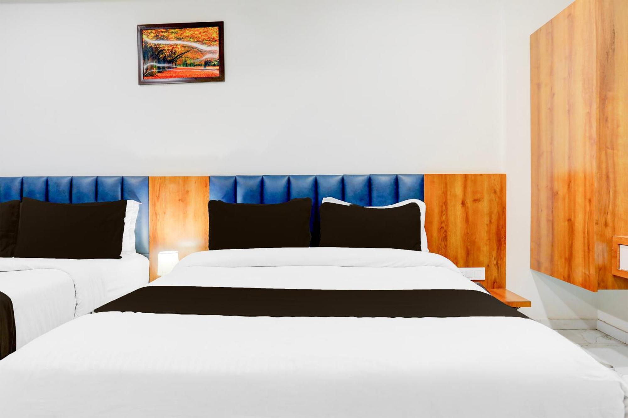 Super Townhouse Ambaji Formerly Hotel Kardhar Inn Екстериор снимка
