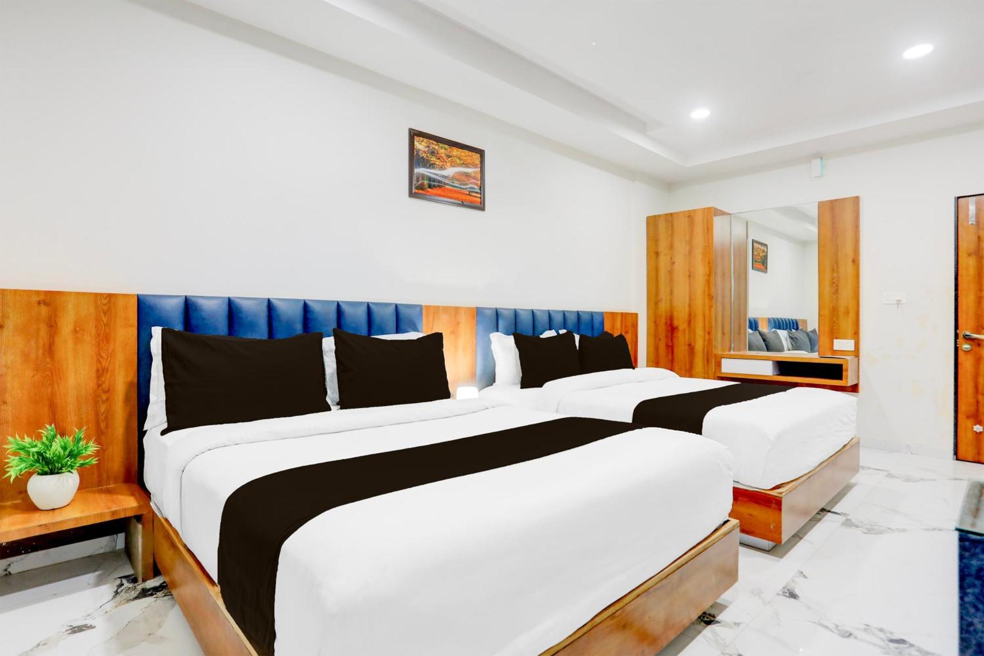 Super Townhouse Ambaji Formerly Hotel Kardhar Inn Екстериор снимка