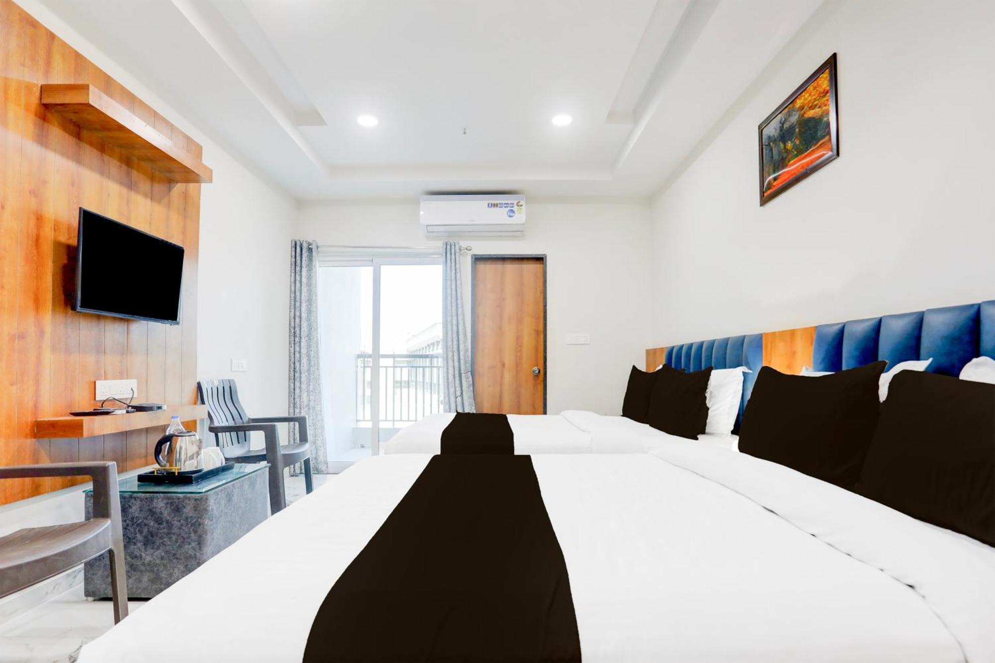 Super Townhouse Ambaji Formerly Hotel Kardhar Inn Екстериор снимка