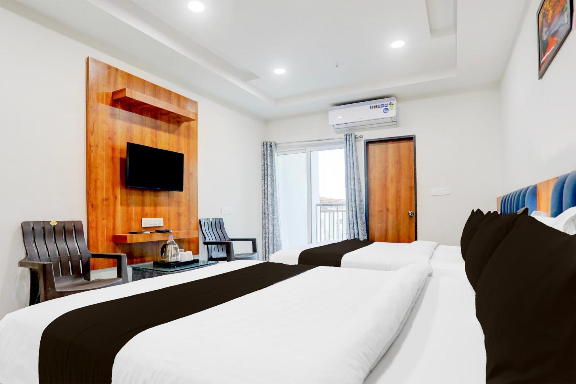 Super Townhouse Ambaji Formerly Hotel Kardhar Inn Екстериор снимка