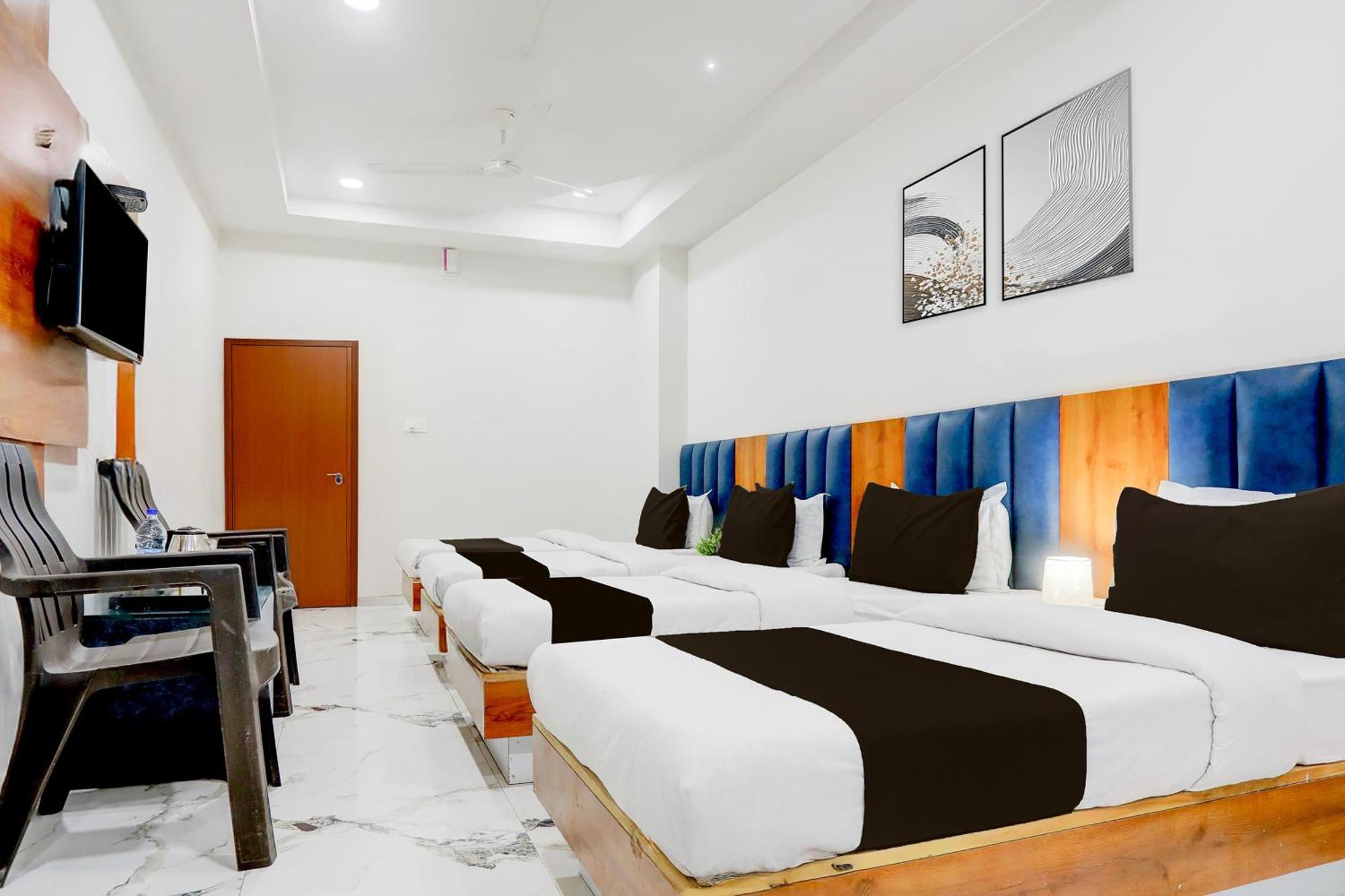 Super Townhouse Ambaji Formerly Hotel Kardhar Inn Екстериор снимка