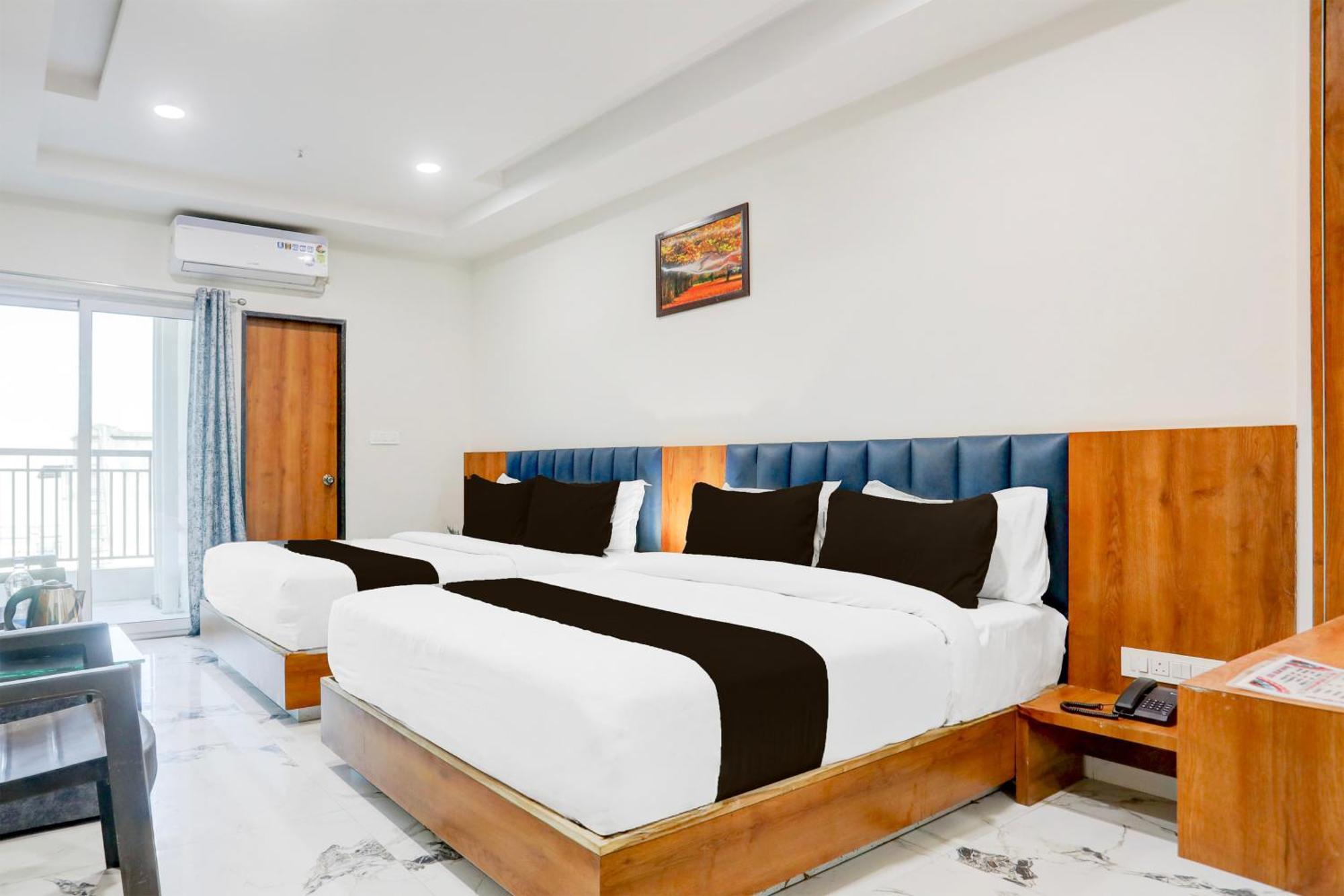 Super Townhouse Ambaji Formerly Hotel Kardhar Inn Екстериор снимка